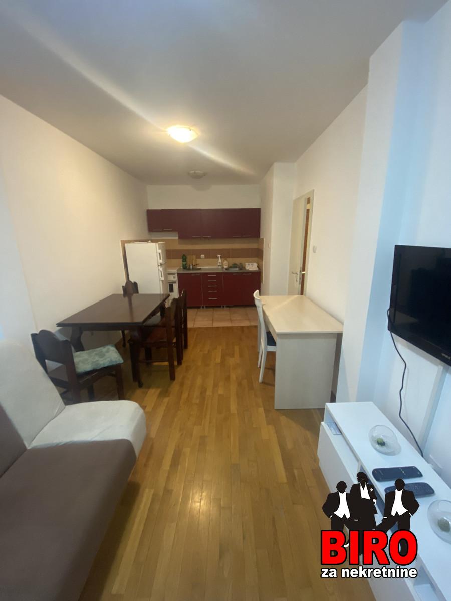 lokal - NOVI SAD - BULEVAR EVROPE - 9102145