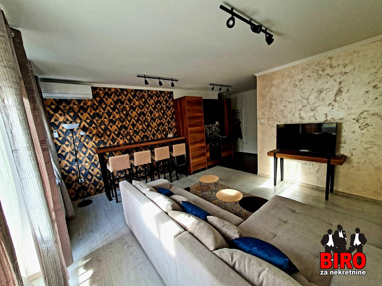 lokal - NOVI SAD - CENTAR - 9102240