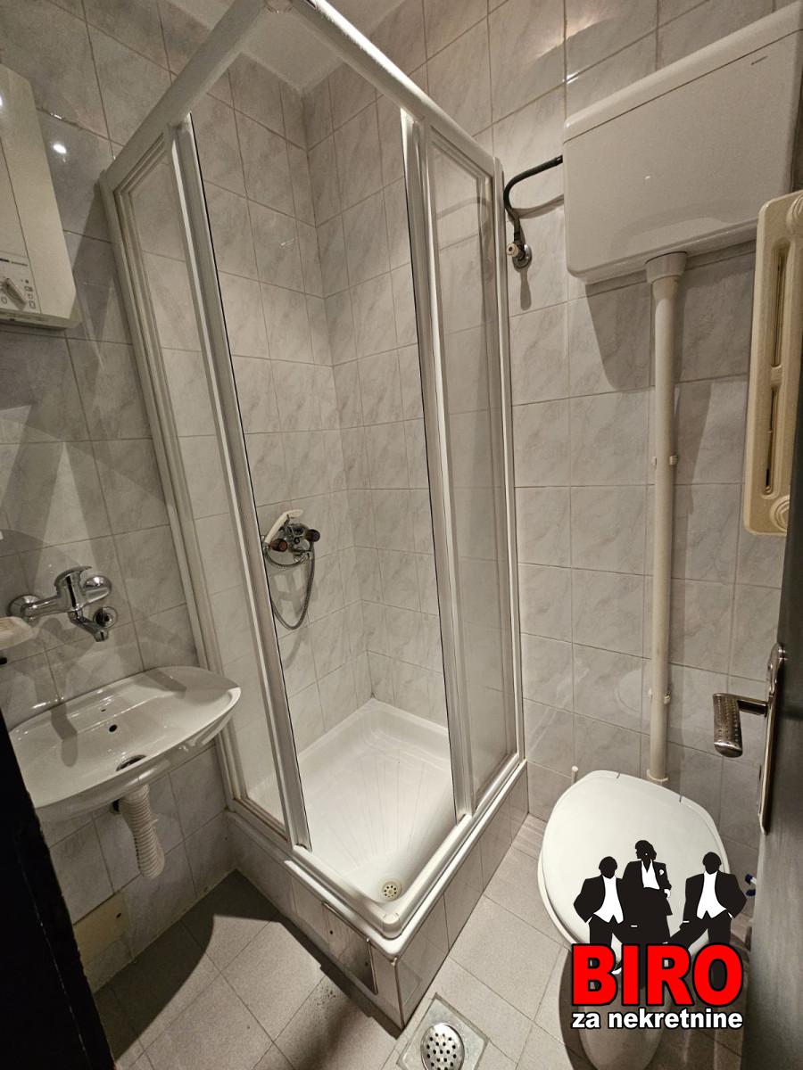 lokal - NOVI SAD - CENTAR - 9102260