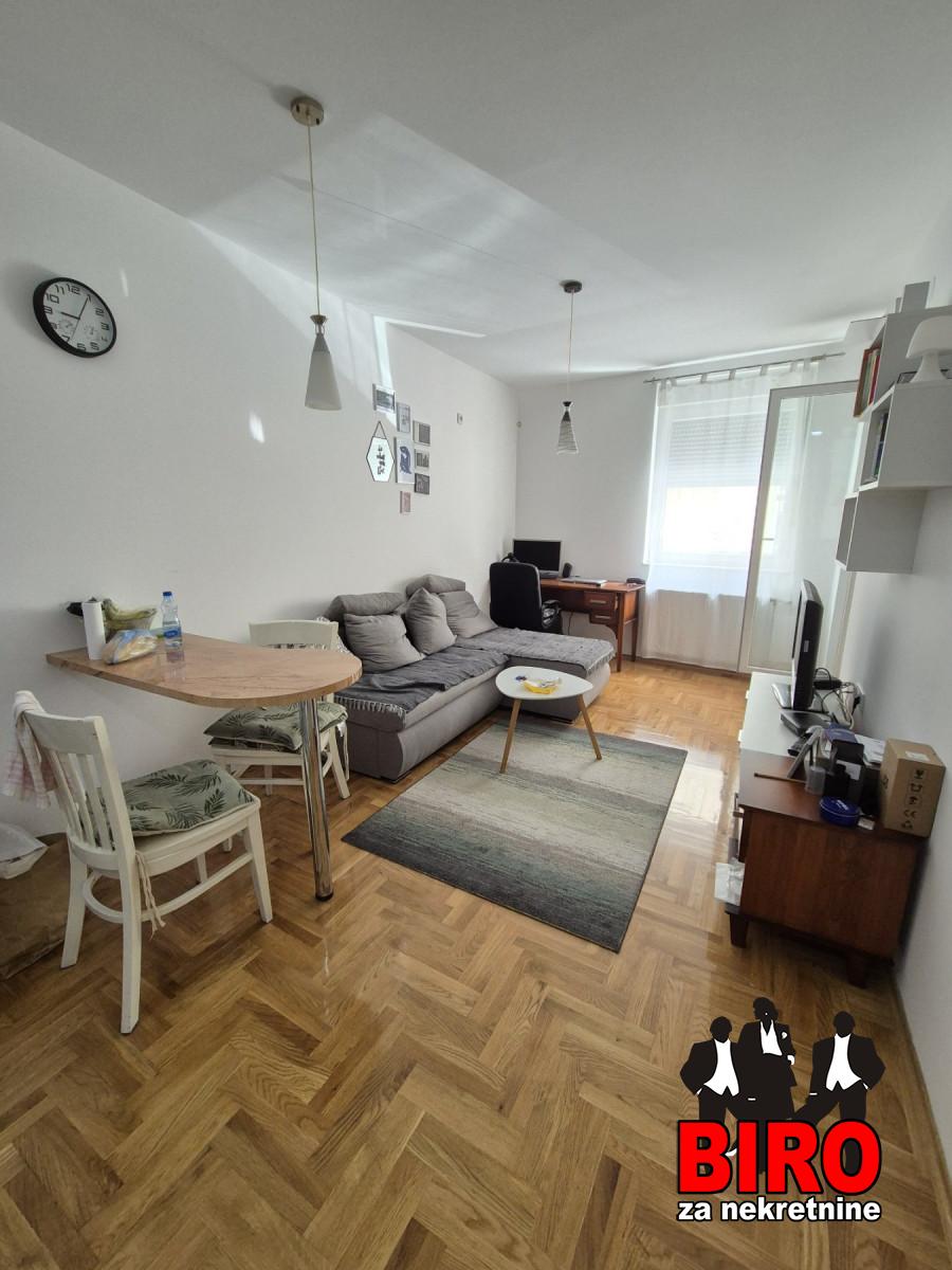 lokal - NOVI SAD - PODBARA - 9102345