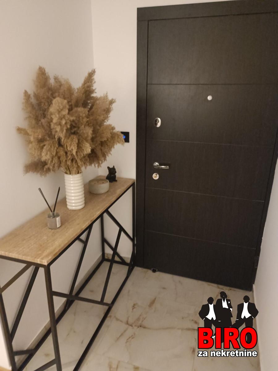 lokal - NOVI SAD - SALAJKA - 9102383
