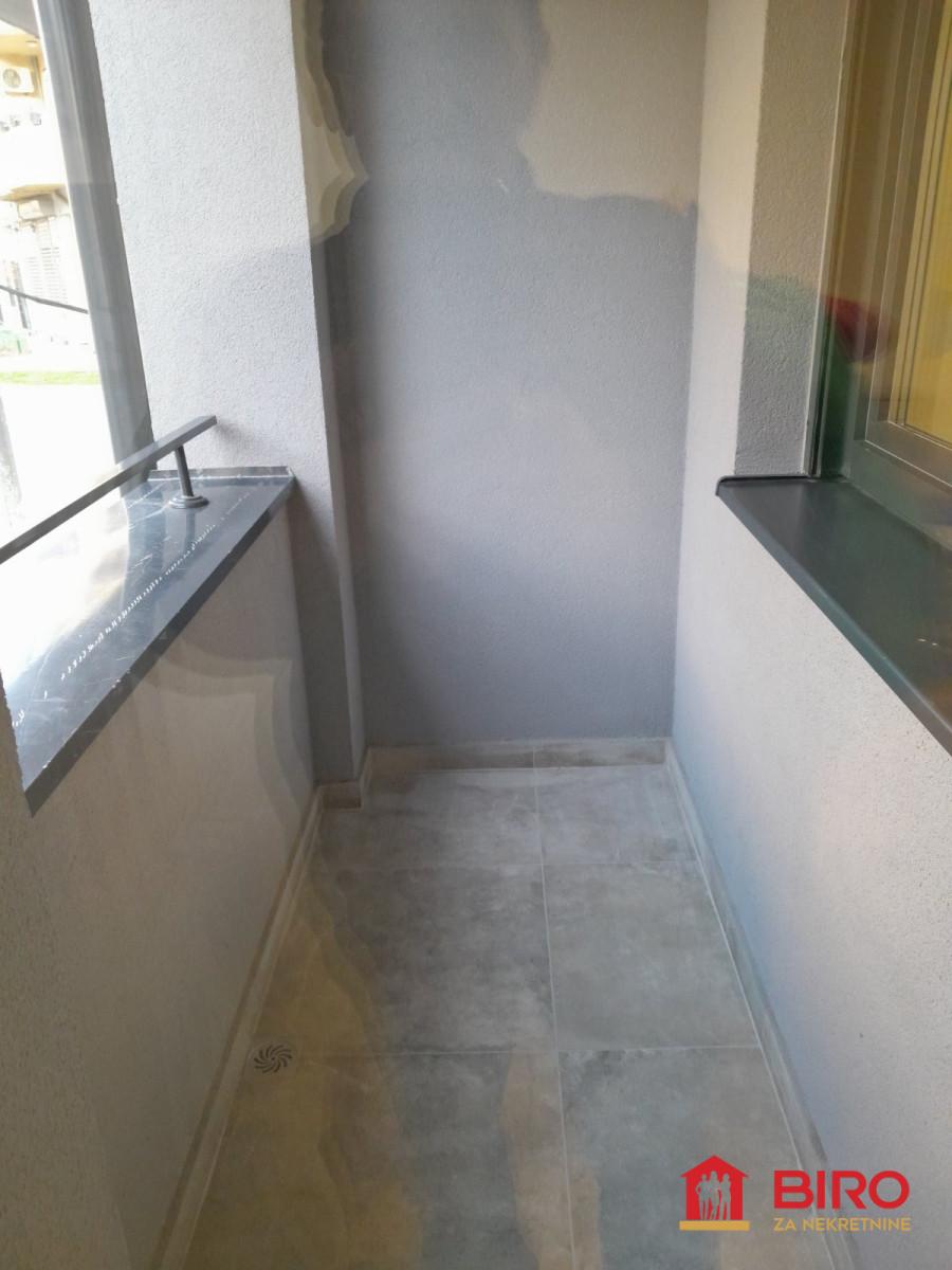 lokal - NOVI SAD - PODBARA - 9102522