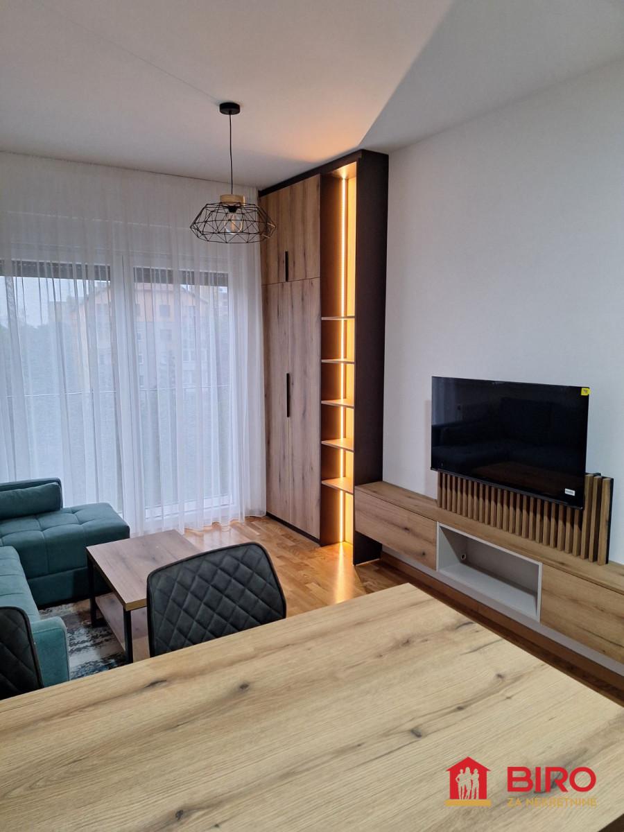 lokal - NOVI SAD - SAJAM - 9102574