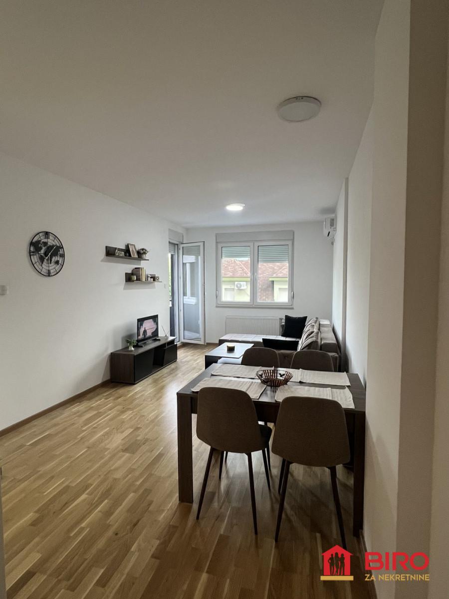 lokal - NOVI SAD - AVIJACIJA - 9102584