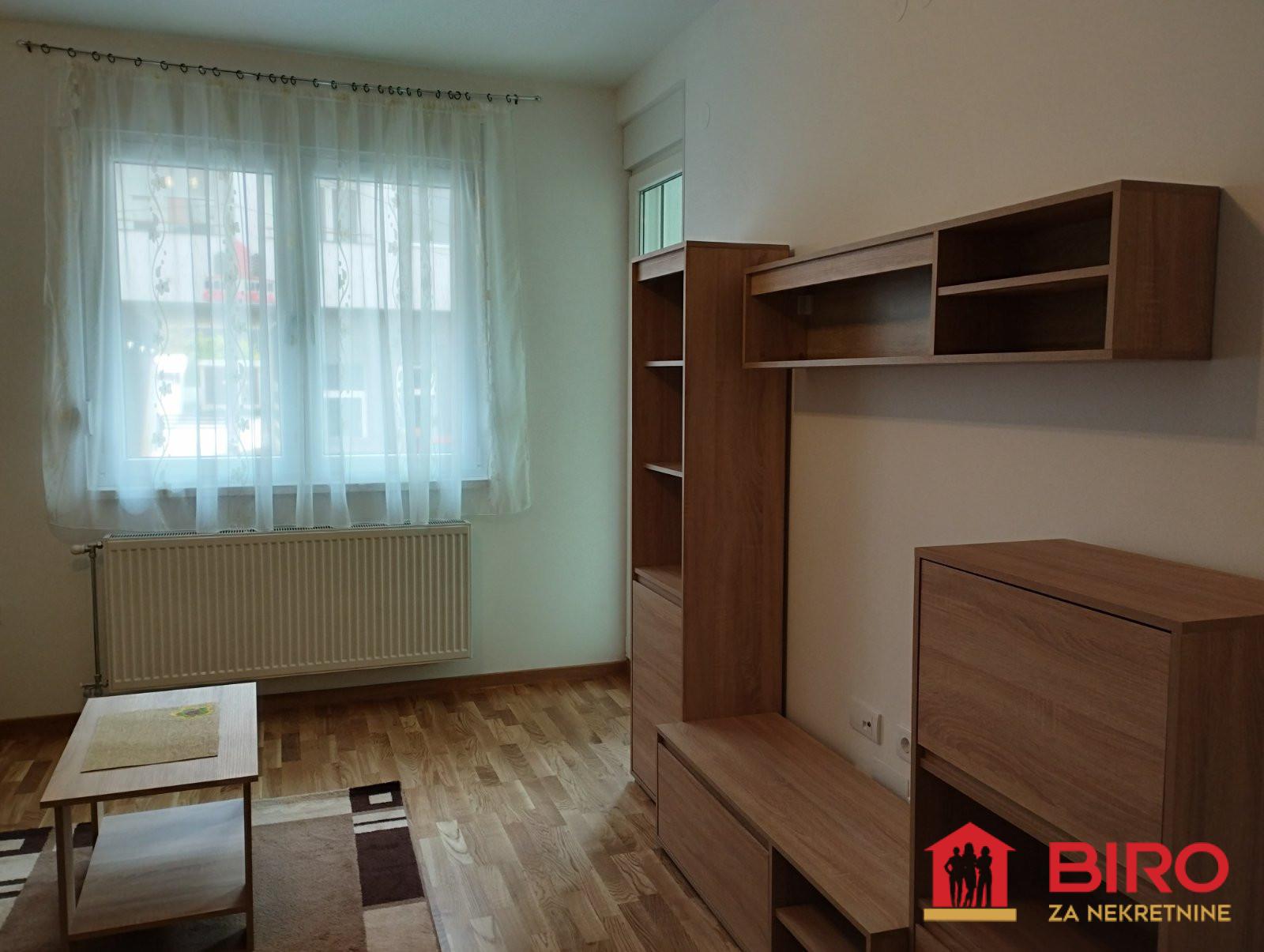 lokal - NOVI SAD - PETROVARADIN - 9102604