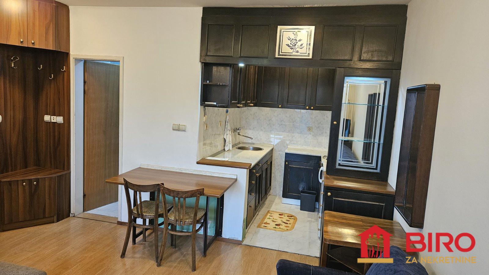 lokal - NOVI SAD - CENTAR - 9102609