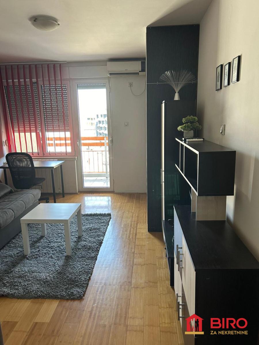 lokal - NOVI SAD - SOCIJALNO - 9102642