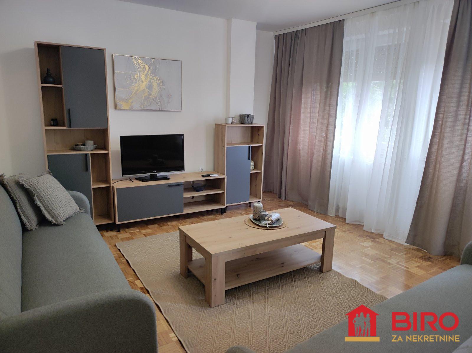 lokal - NOVI SAD - LIMAN 3 - 9102647