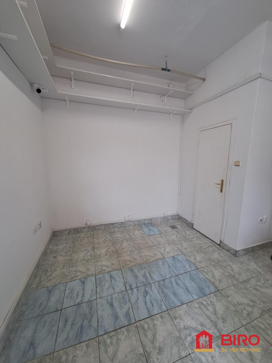 lokal - NOVI SAD - SALAJKA - 8000189
