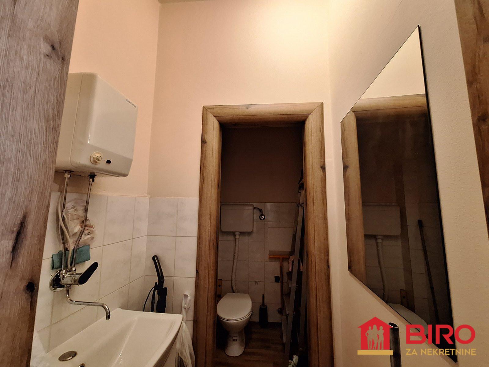 lokal - NOVI SAD - BULEVAR - 8000195
