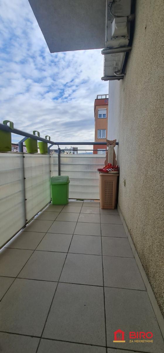 stan NOVI SAD - BULEVAR EVROPE - 1011243