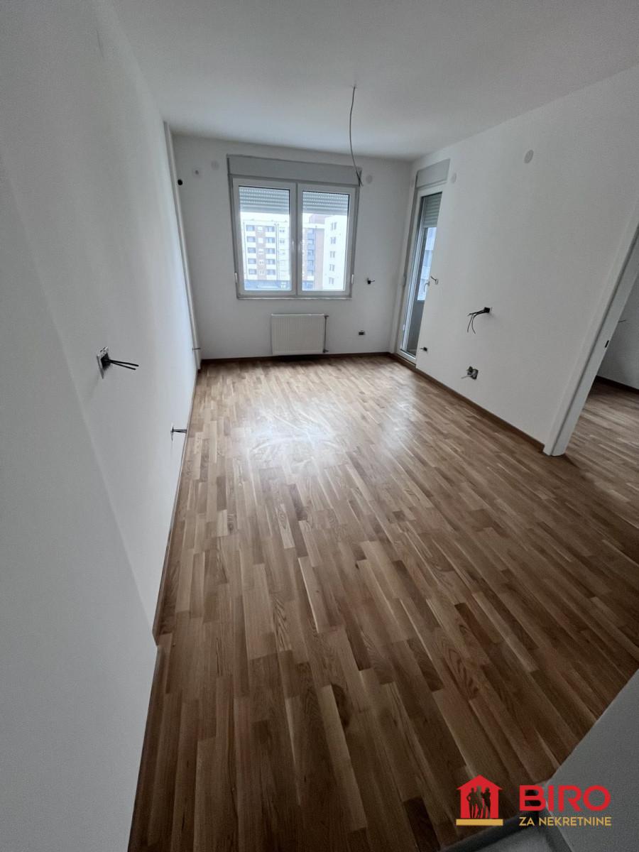 stan NOVI SAD - AVIJACIJA - 1011561