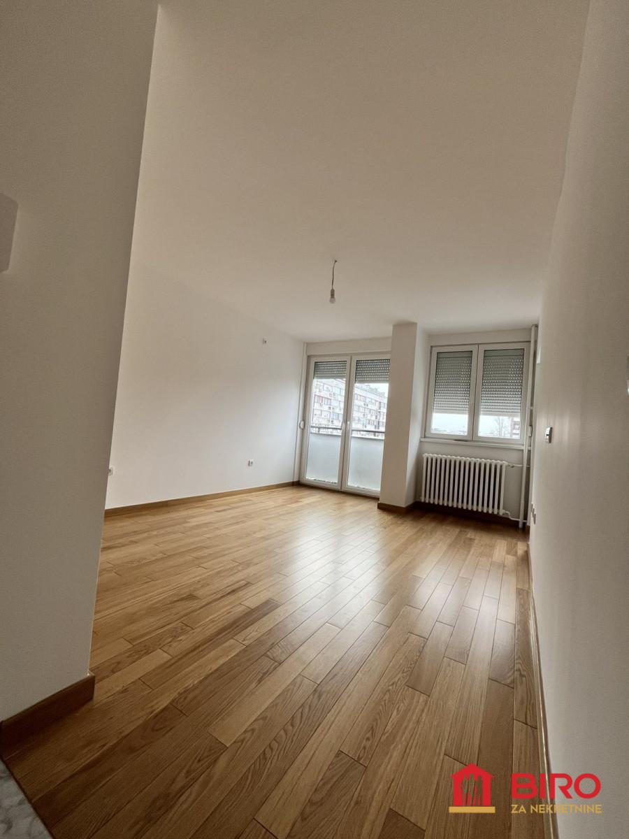 stan NOVI SAD - BULEVAR - 1011584
