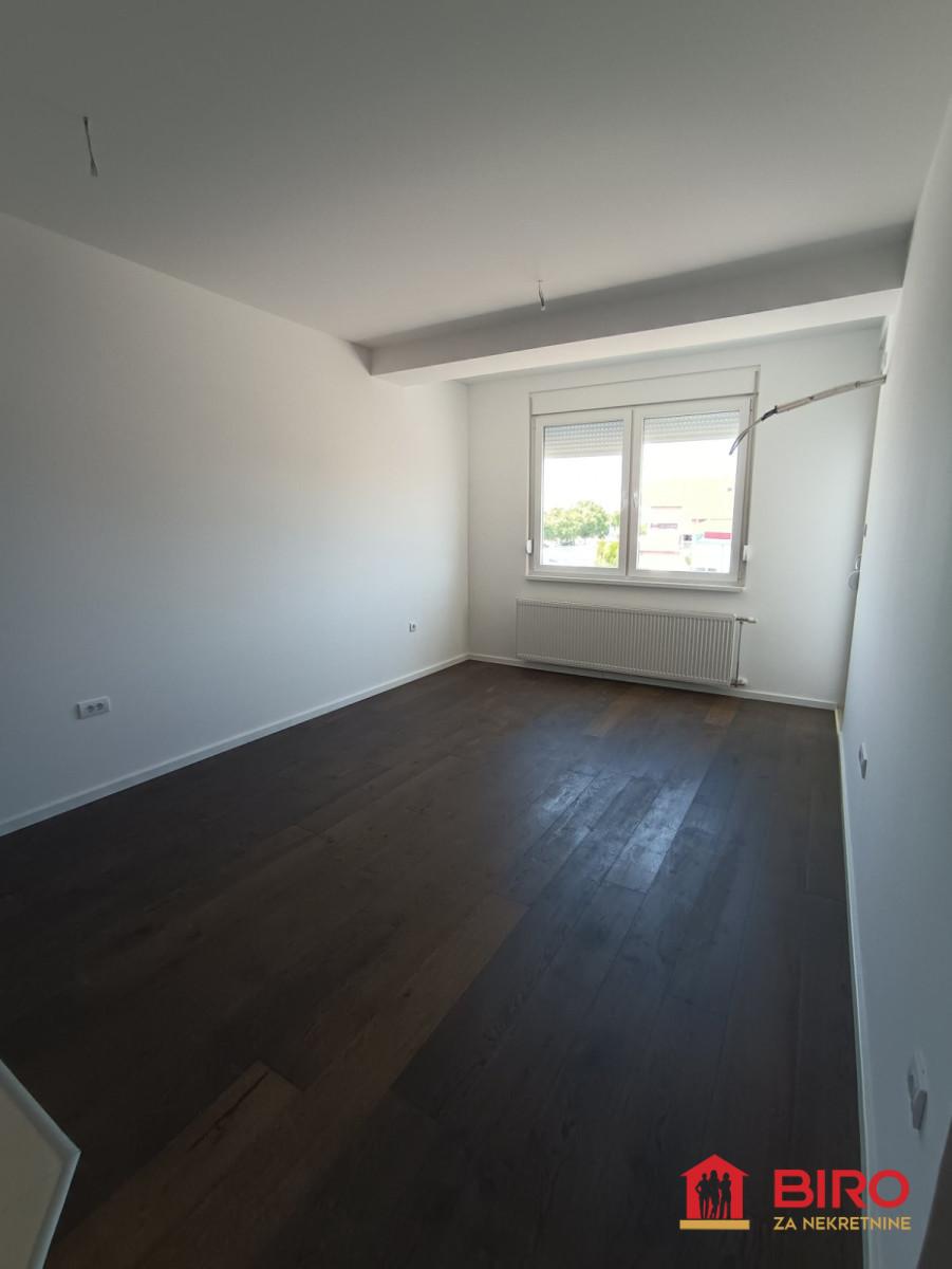 stan NOVI SAD - VETERNIČKA RAMPA - 1012134