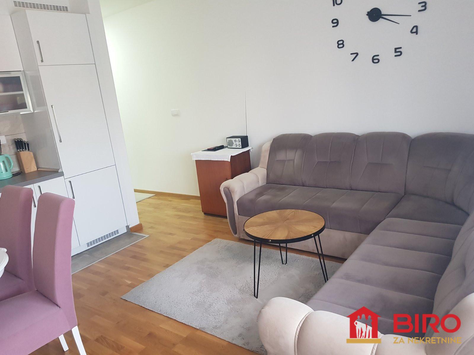 stan NOVI SAD - ADICE - 1012526