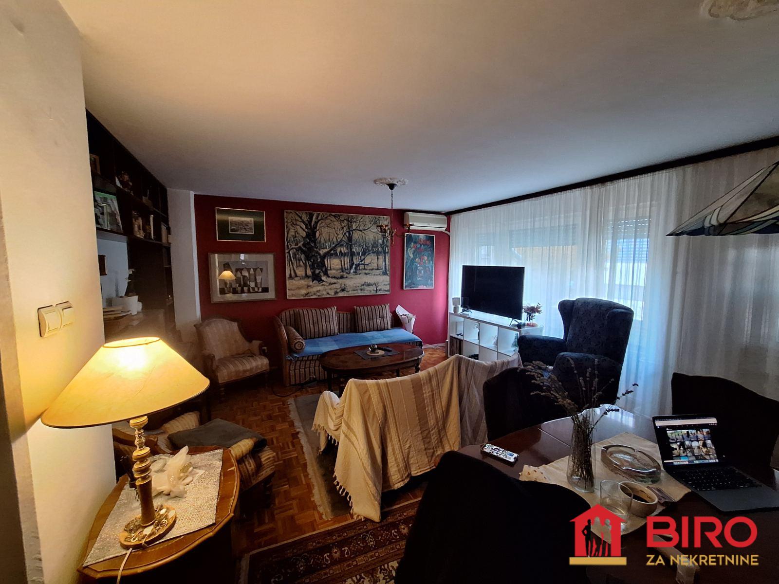 stan NOVI SAD - BULEVAR - 1012663